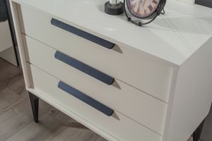 Kolosseum Ladekast, Wit