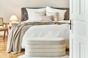 Relax Bank, Beige