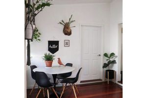 Tulip Tafel met Zwarte Poot