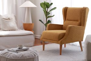 Junia Klam Oorfauteuil, Mosterd
