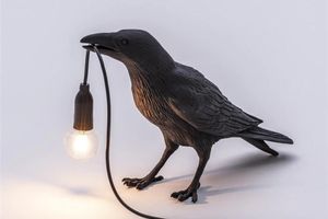 Krähe Tischlampe und Deko-Objekt, Schwarz