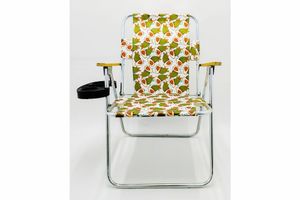 Seria Folding Chair with Glass Holder