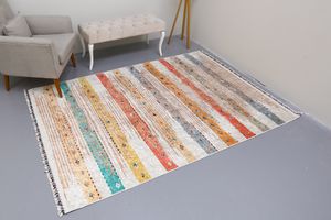 Matviy Patterned Rug, 140 x 200 cm, Multicolour