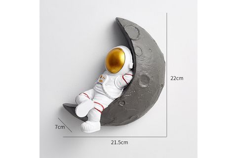 AY ÜSTÜNDE YATAN ASTRONOT, GOLD