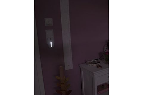 BRENNENSTUHL HAREKET VE KARANLIK SENSÖRLÜ 1 + 8 LED 25 LÜMEN GECE LAMBASI