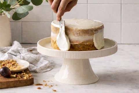 FLUTED AYAKLI SUNUM TABAĞI, KREM