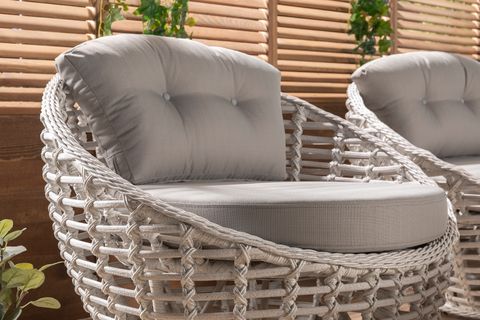 İSABEL RATTAN BAHÇE TAKIMI, GRİ