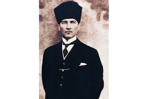 TABLOSAN KALPAKLI ATATÜRK PORTRESİ KANVAS TABLO A02118 50X70