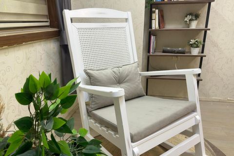 ASEDİA VERANDA HASIRLI MİNDERLİ SALLANAN SANDALYE, KREM, LAKE AYAK