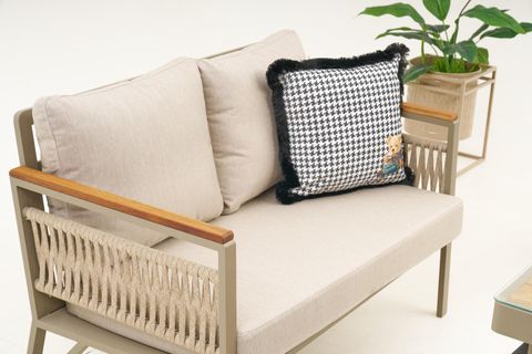 FLORES BAHÇE OTURMA GRUBU