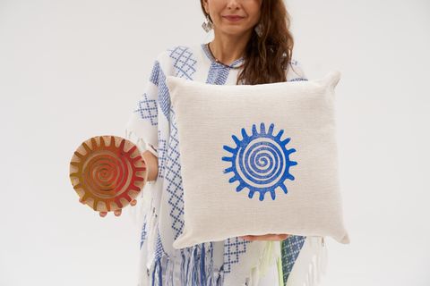 AOZORA KARE KIRLENT KILIFI, ETNİK MAVİ GÜNEŞ DESEN, 50X50