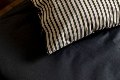 COZY ÇİFT TARAFLI YIKANMIŞ PAMUKLU NEVRESİM SETİ, KİNG SİZE, ANTRASİT