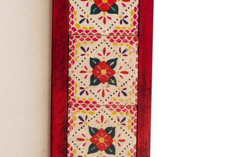VİNTAGE RED AHŞAP ÇERÇEVELİ TRAVERTEN TAŞ DETAYLI AYNA, MR114