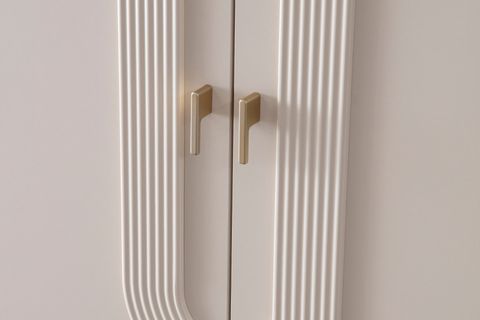 MEGAN GARDIROP, 4 KAPAKLI