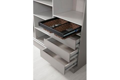 ALYA YATAK ODASI TAKIMI, SÜRGÜ KAPAKLI