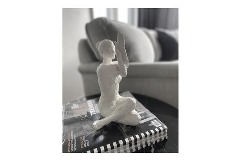 DEKORATİF OTURAN YOGA KADIN OBJESİ