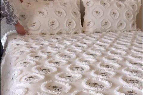 ÇAPA HOME LİZZY ÇİFT KİŞİLİK ŞÖNİL NAKIŞLI YATAK ÖRTÜSÜ, KREM BEJ