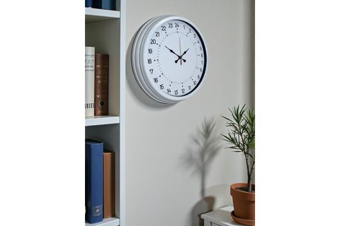 BEYAZ METAL 24 SAAT GÖSTERGELİ ÖZEL TASARIM DUVAR SAATİ 40 CM