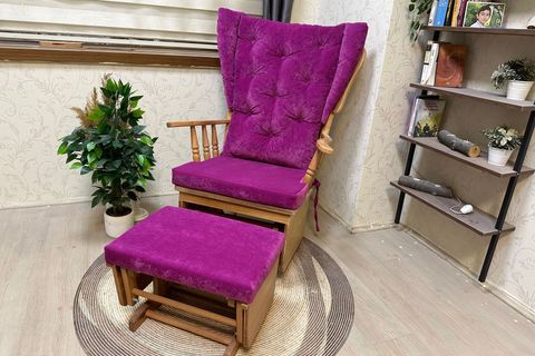 ASEDİA MAMA PUFLU SALLANAN SANDALYE, FUŞYA, NATUREL AHŞAP AYAK