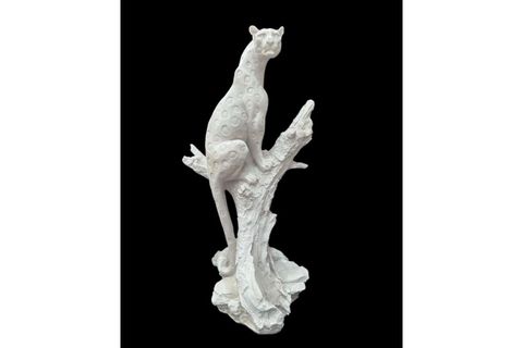 AĞAÇTA ÇİTA HEYKEL