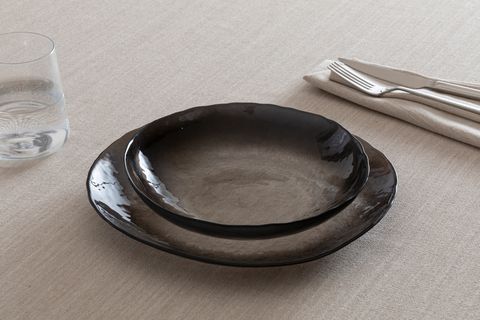 KİTCHEN ESSENTİALS ALTHEA CAM SERVİS TABAĞI 28 CM, FÜME