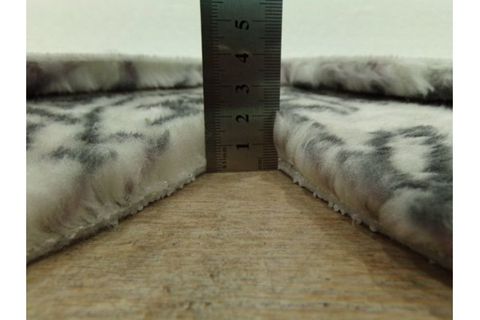 BALAT HALI DEKORATİF BEYAZ-GRİ-DESENLİ PELUŞ PAPATYA DESEN HALI AÇIK GRİ - 150X150