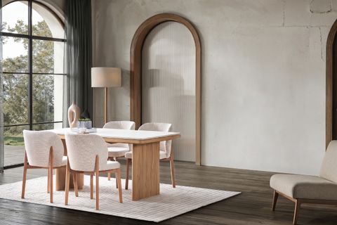 TRAVO YEMEK MASASI TAKIMI