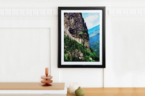 SİYAH ÇERÇEVELİ SULUBOYA TRABZON TABLOSU 33X43 CM