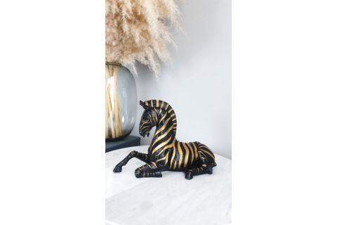 OTURAN ZEBRA HEYKELİ
