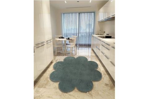 BALAT HALI DEKORATİF BEYAZ-GRİ-DESENLİ PELUŞ PAPATYA DESEN HALI AÇIK GRİ - 150X150