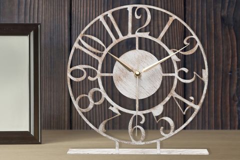 MUYİKA YİĞİT METAL BEYAZ ESKİTME MASA SAATİ 25X23 CM