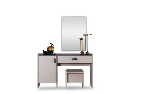 Şifonyer ve aynası