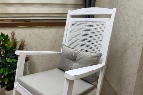 ASEDİA VERANDA HASIRLI MİNDERLİ SALLANAN SANDALYE, KREM, LAKE AYAK