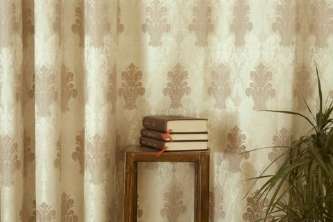 MASSARELLİ KLASİK DAMASK DESEN SIK PİLE FON PERDE, KREM VİZON, 150X260