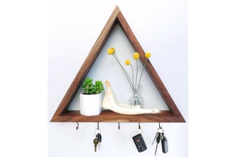 OTTOIDEA AHŞAP ÜÇGEN RAF ANAHTARLIK, CEVİZ