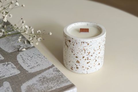 YASEMİN ZAMBAK KOKULU TERRAZZO SOYA MUM, KAHVERENGİ