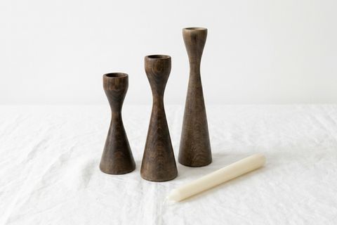 AHENK KAYIN AHŞAP ÜÇLÜ ŞAMDAN SETİ, KOYU CEVİZ,  15-20-25 CM