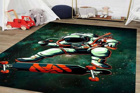 JUNGLE YEŞİL TABANLI KAYKAYLI ASTRONOT DESENLİ DİJİTAL BASKILI BASKILI HALI 100X150