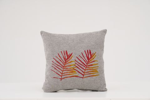 FUTAGO KARE KIRLENT, KIRMIZI ETNİK YAPRAK DESEN, 50X50