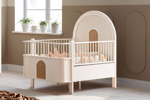 VENÜS BÜYÜYEN BEŞİK 90X130 VENÜS KARYOLA 90X190, KREM CEVİZ