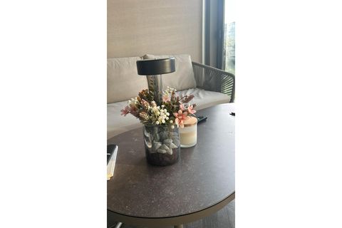ÖZCAN AYDINLATMA VASE MASA LAMBASI SİYAH, 3018-19