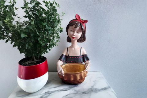 SEPETLİ KIZ SUNUMLUK BİBLO