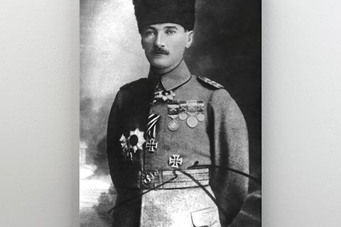 KANVAS TABLO KALPAKLI ATATÜRK PORTRE90X140
