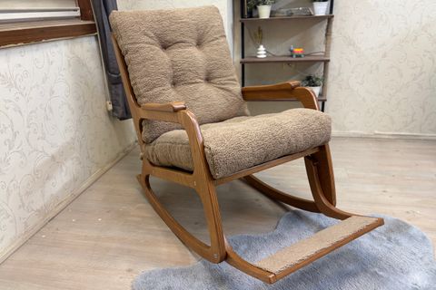 KONTES SALLANAN SANDALYE, TEDDY KAHVE, AÇIK CEVİZ AYAK