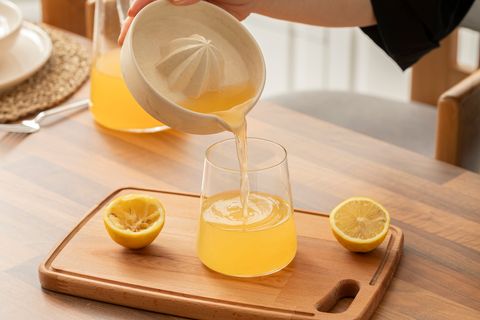 KİTCHEN ESSENTİALS SERAMİK LİMON SIKACAĞI
