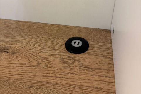 VENİ LEDLI USB GİRİŞLİ ÇALIŞMA MASASI, CEVİZ