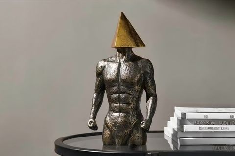 GEOMETRİK ADAM OBJE, ÜÇGEN