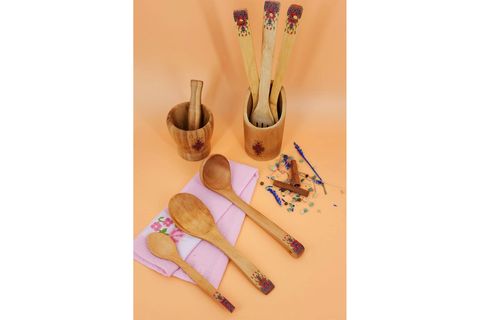 CASTLE SEKİZLİ BAMBU DESENLİ KAŞIK SETİ VE HAVAN