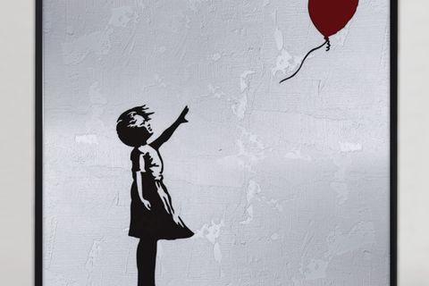 ÇERÇVELİ AHŞAP TRAVERTEN DOKULU BANKSY KIRMIZI BALON