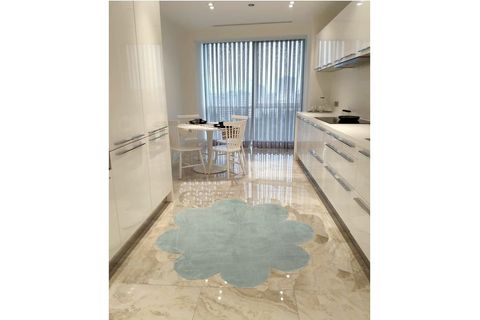 BALAT HALI DEKORATİF BEYAZ-GRİ-DESENLİ PELUŞ PAPATYA DESEN HALI AÇIK GRİ - 150X150